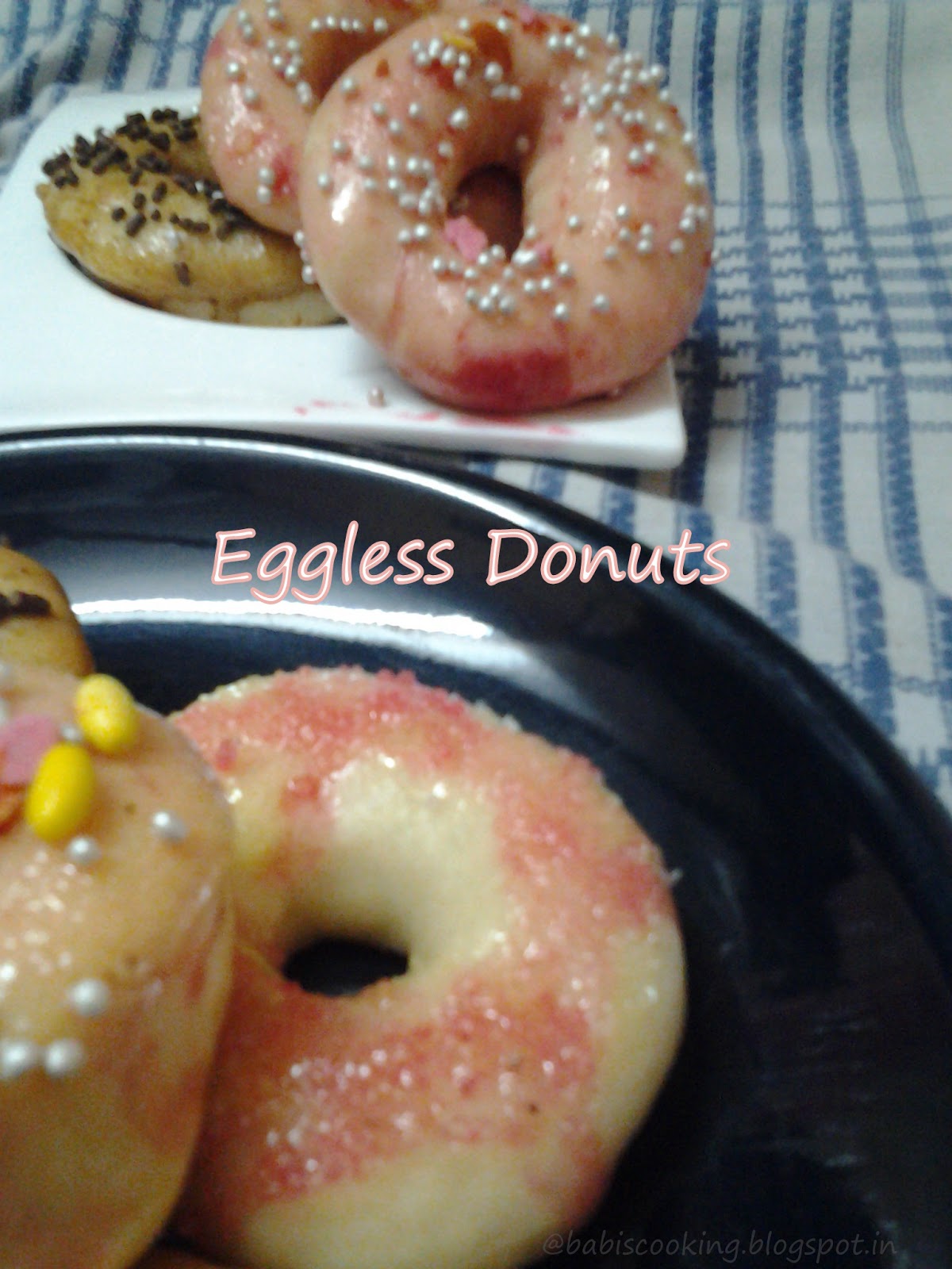 Eggless baked donuts