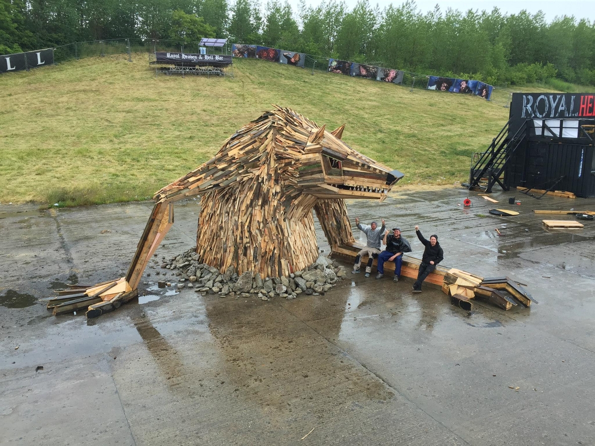 12-Olav-The-Wolf-Thomas-Dambo-Large-Interactive-Recycled-Wooden-Sculptures-www-designstack-co