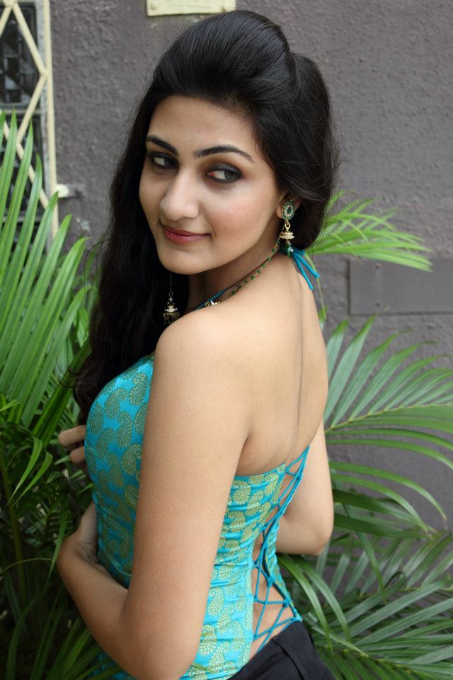 Neelam in Green top1 - Neelam Hot Pics in Green Backless Top