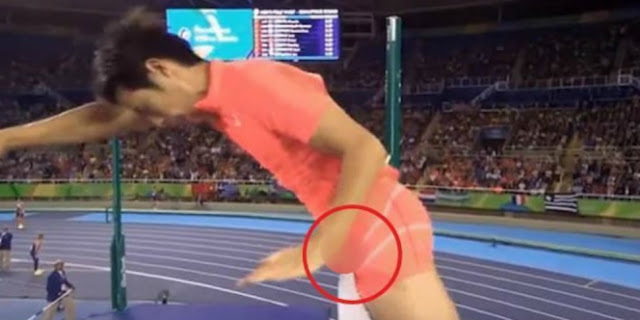 Atlet Lompat Galah Alat V!talnya Tersangkut Tiang, hingga Gagal Raih Medali