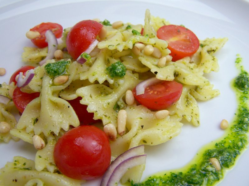 Lecker Bentos und mehr: Nudelsalat mit Petersilien-Zitronen-Pesto