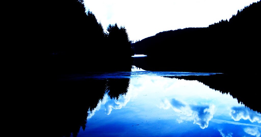 "Still waters run deep" nghĩa là gì? - Journey in Life