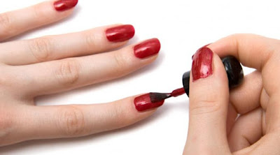 Hukum Menyemir Rambut dan Cat Kuku - JALAN NAN LURUS