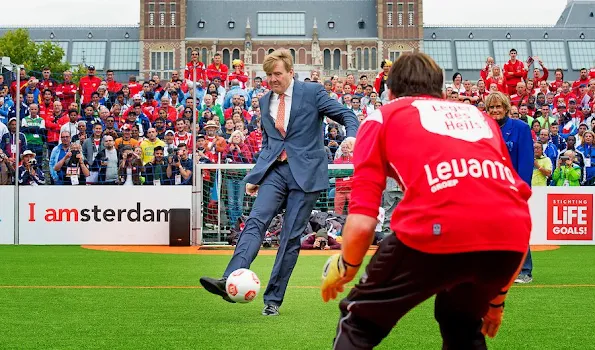 the opening of the football matches of the Dutch women’s team against Argentina and the men’s team against Northern-Ireland