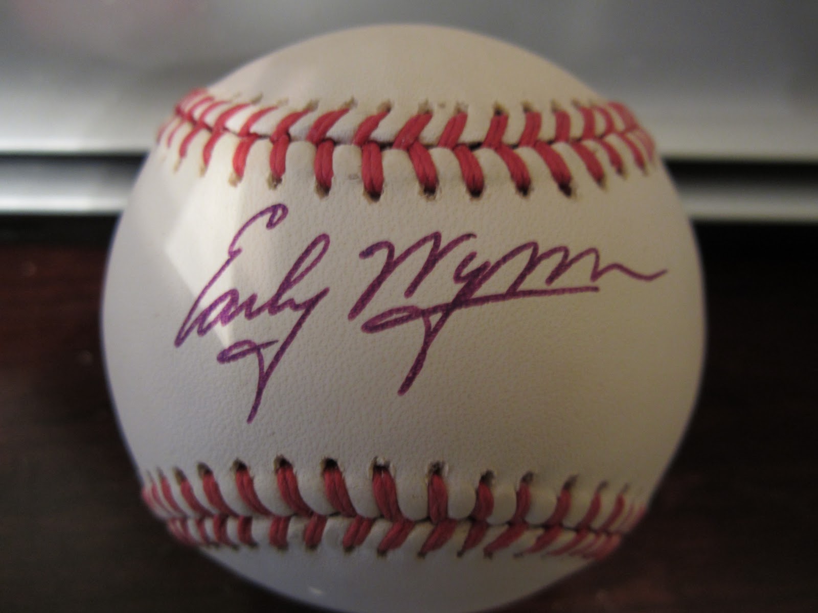 foul bunt Hall of Fame Signed Baseball Early Wynn