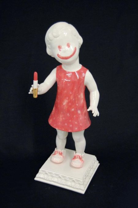 Maria Rubinke esculturas porcelana surreais sangue crianças macabras Feliz