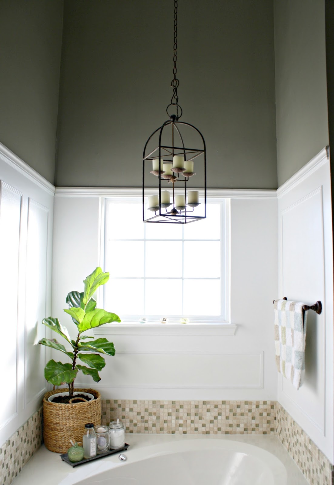 Simple Updates in the Master Bath | Thrifty Decor Chick | Thrifty DIY ...