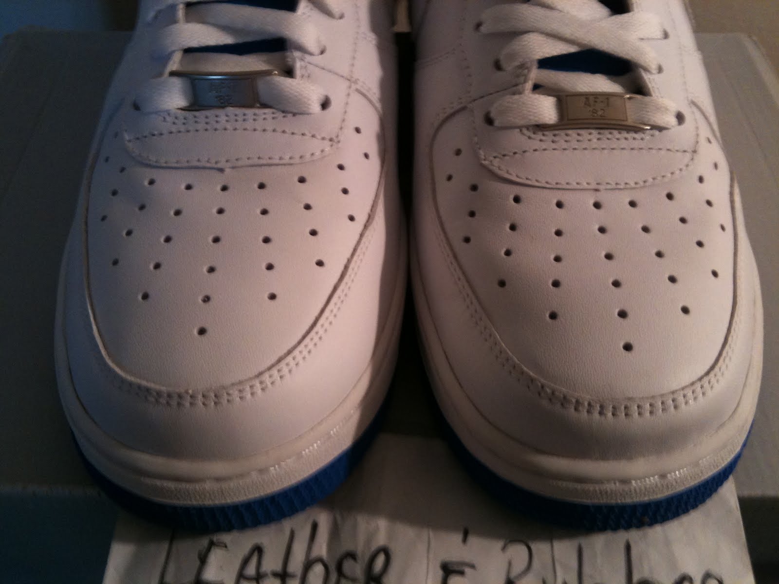 Leather&Rubber: Nike Air Force 1 white bluesize 10 worn once with box