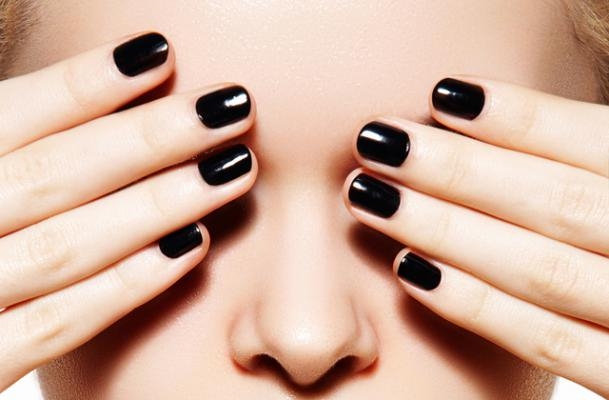 Điểm danh 25 màu nail cho da ngăm đen giúp tôn da sang chảnh