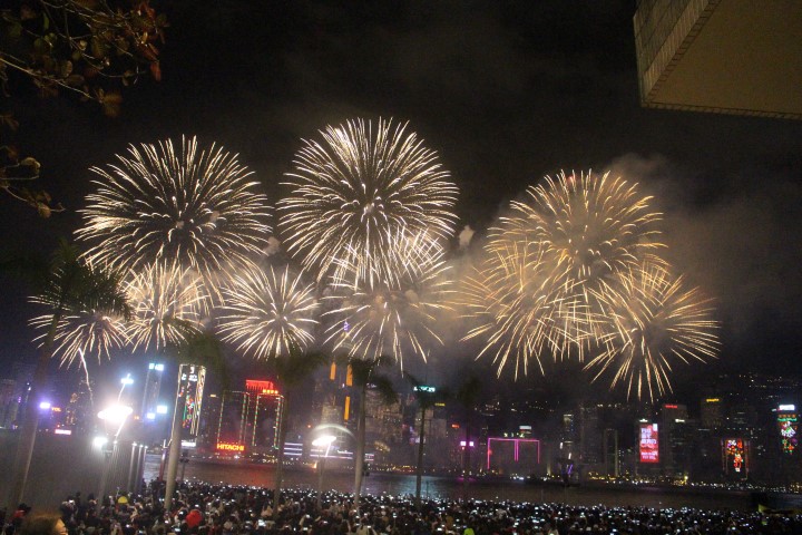 Blog Saya: Gong Xi Fa Cai 2016, Hong Kong Bertabur Cahaya di Tengah