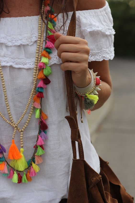 All in One DIY con pompones y borlas