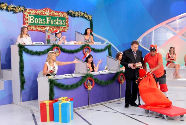 Silvio Santos exibe especial de Natal com a turma do “Jogo dos