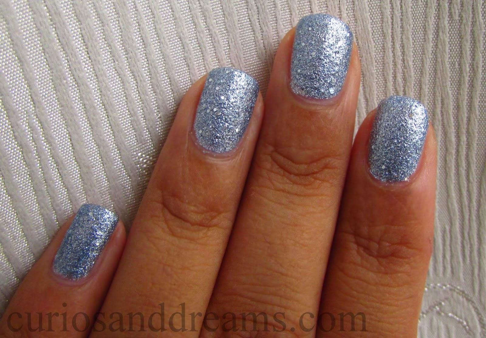 Maybelline Color Show Glitter Mania Bling on the Blue review, Maybelline Bling on the Blue swatch