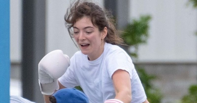 Lorde Clicks At Boxing Class in Auckland Feb 2019 - Celebrity Photos
