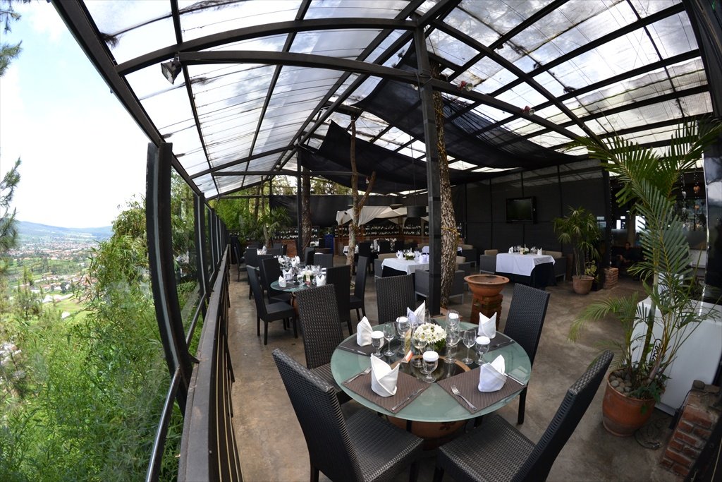 10 Resto dan Café romantis di Bandung ini Bikin Kamu Langgeng Sama