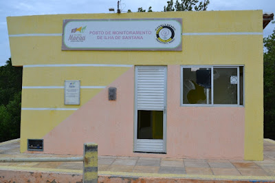 Unidade da guarda municipal na entrada da ilha de santana completamente abandonada