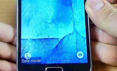  Tutorial ini akan mengajarkan Anda cara mematikan safe mode pada perangkat Samsung Galaxy Cara Keluar / Matikan Safe Mode di Samsung Galaxy S5
