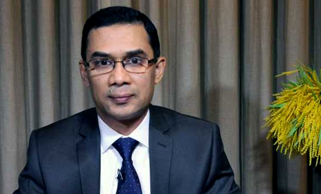 B in the face of Tarek Zia. Chowdhury folded তারেক জিয়ার তোপের মুখে বি. চৌধুরী খোলস বদলালেন