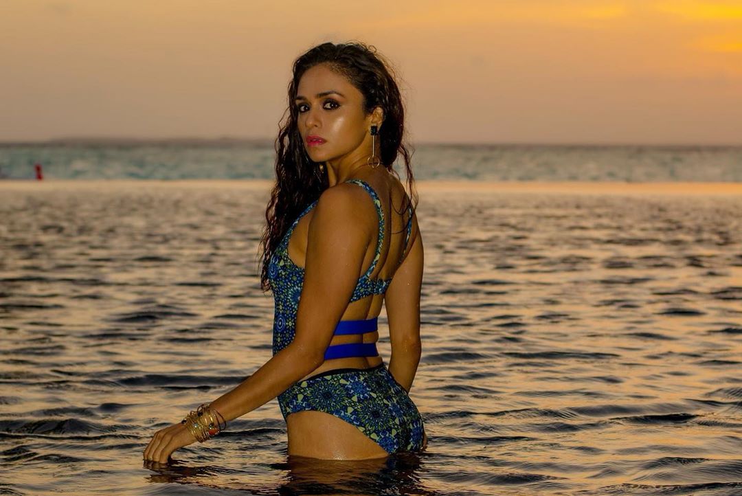 Amruta Khanvilkar enjoys vacation in Maldives, did a hot bikini photoshoot.