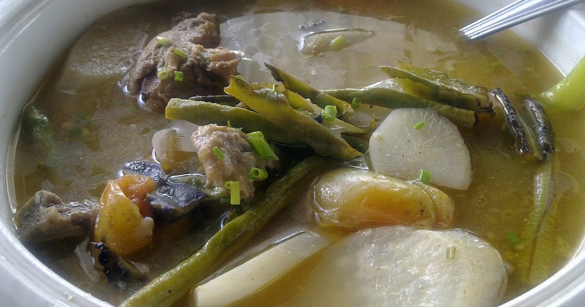 Filipino Dishes: Chicken with Tamarind Tops Recipe (Sinampalukang Manok)