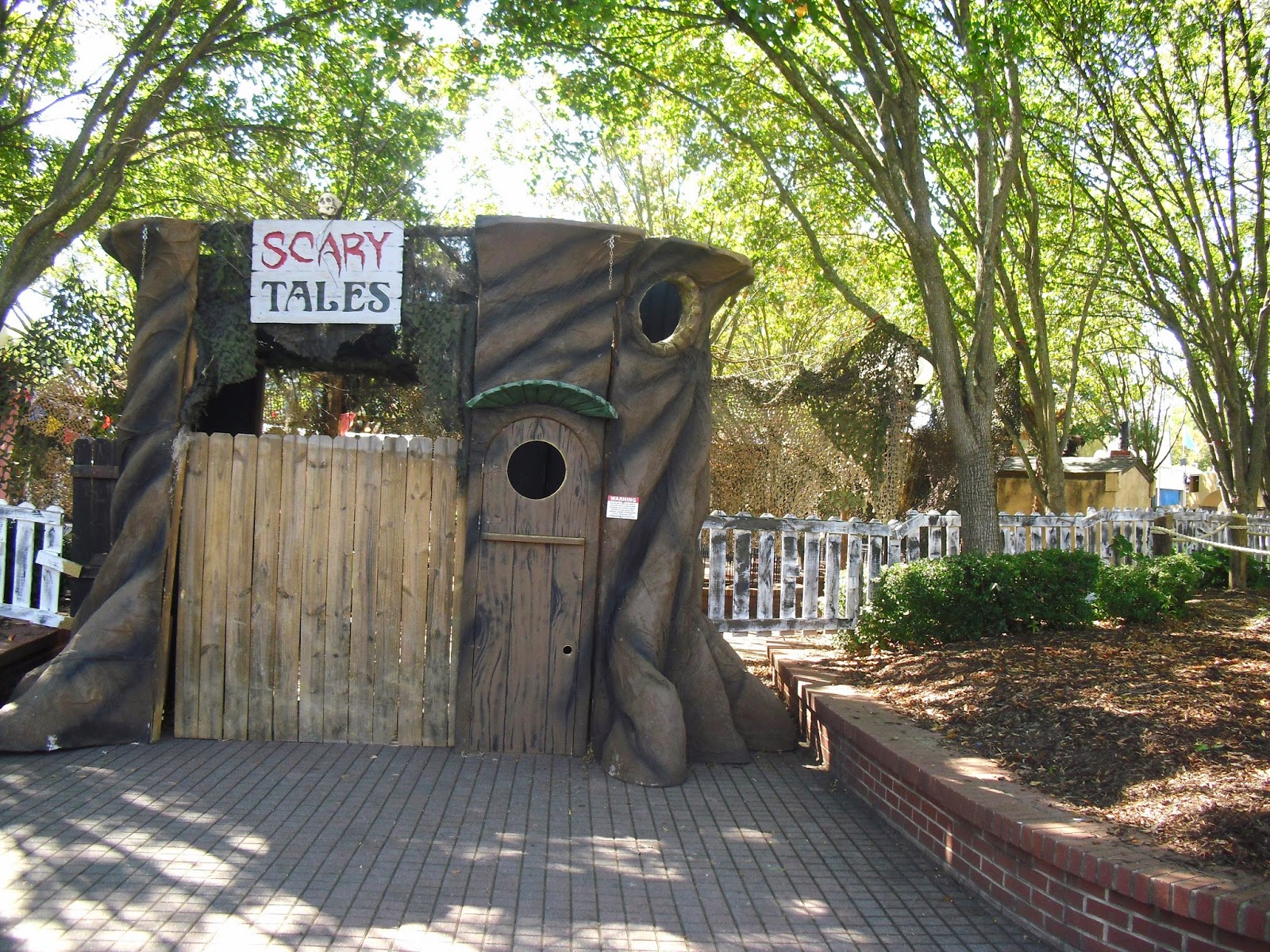 Love 2 Travel With Kids: When is Carowinds and SCarowinds Open in