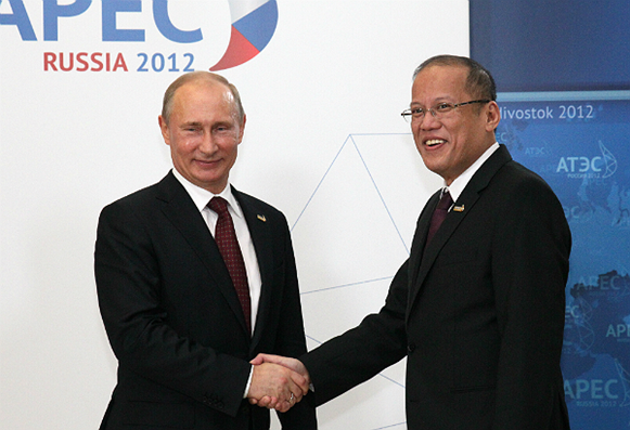 Russian President Vladimir Putin with President Benigno Aquino