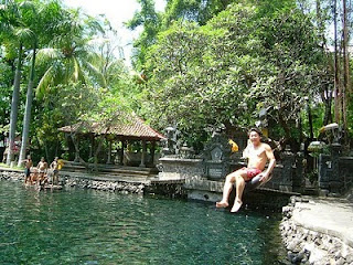  Air Sanih atau Yeh Sanih di Bali