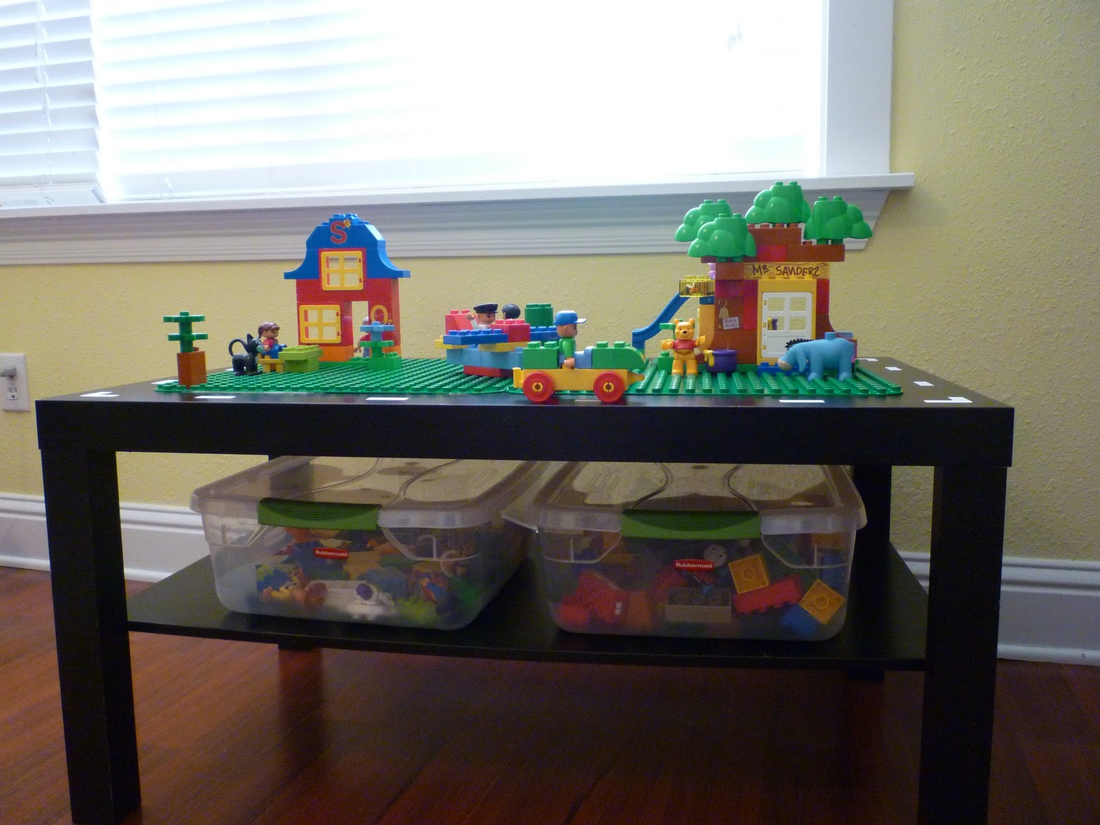 CraftyErin: lego (duplo) table!