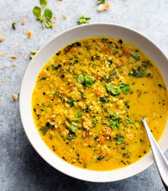 Curried Cauliflower Rice Kale Soup #soup #vegetarian
