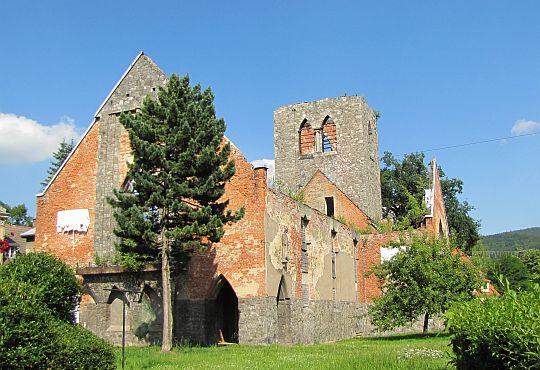 Ruiny kościoła ewangelickiego Zbawiciela z 1846 roku.