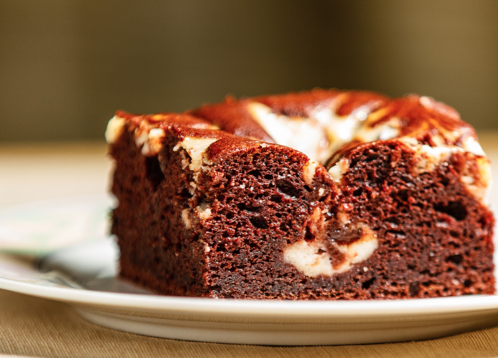 kruizing with kikukat Chocolate Cream Cheese Marble Cake