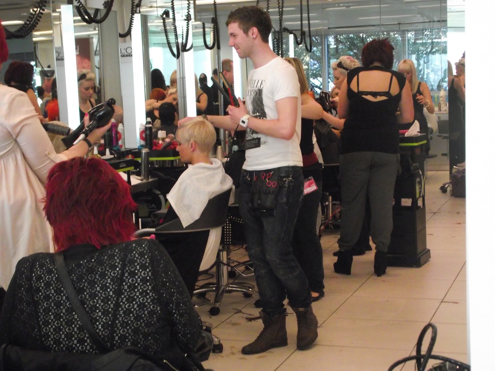 U Magazine STEVEN SANDERSON Hairdresser Ordinary People...