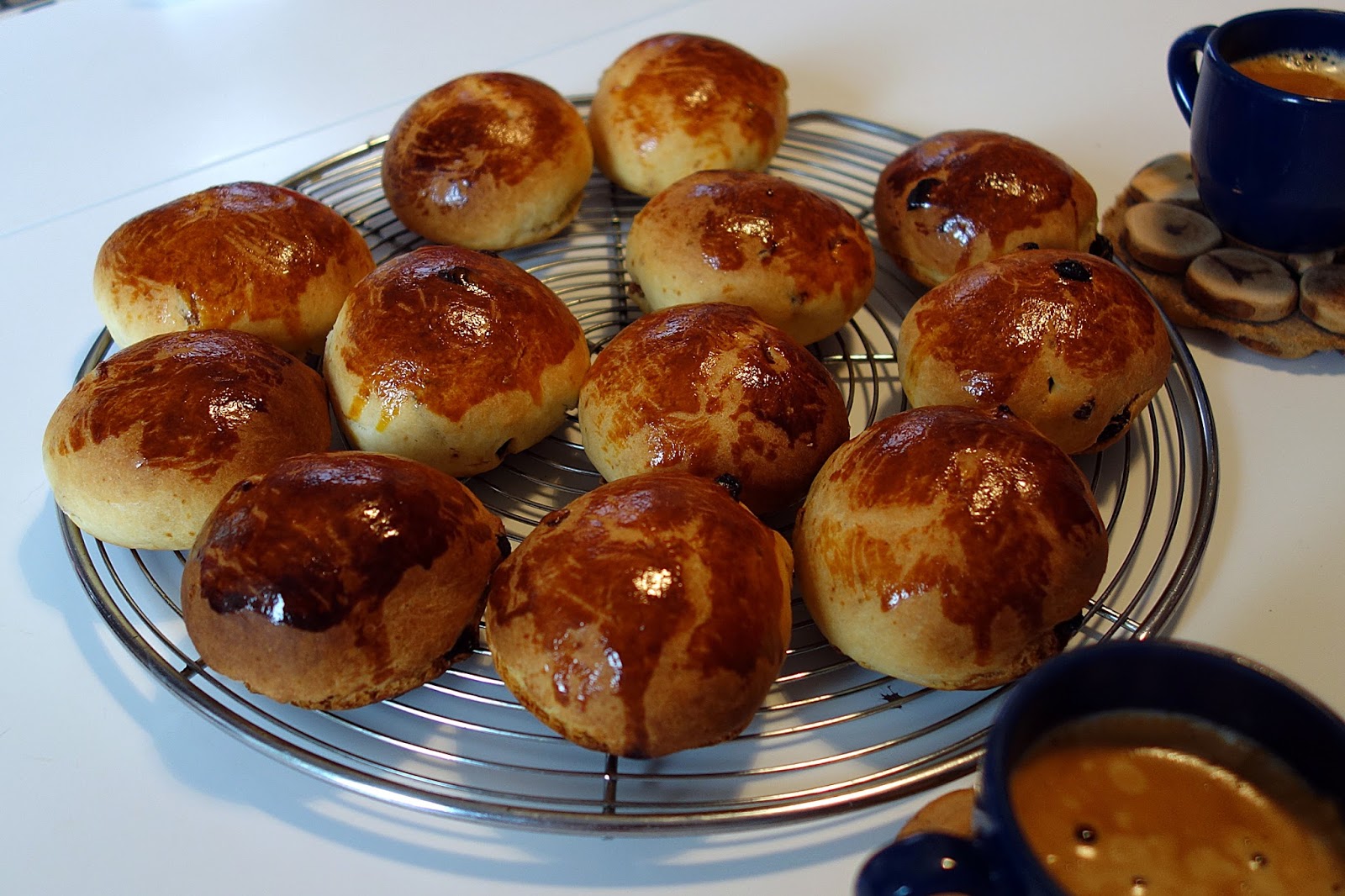 Рецепт спутник. Крокант ореховый. Салат с редькой и картошкой. Яблочные пироги из детства. Рецепт спутник.