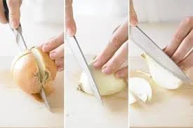 peel-and-cut-the-onion-into-slices