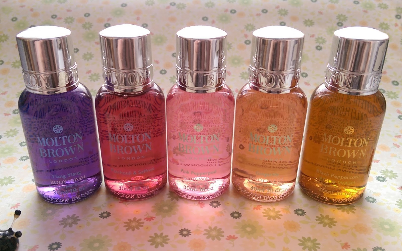 Aesthetic Tips Ароматная радуга Molton Brown Mini Body Wash Collection.