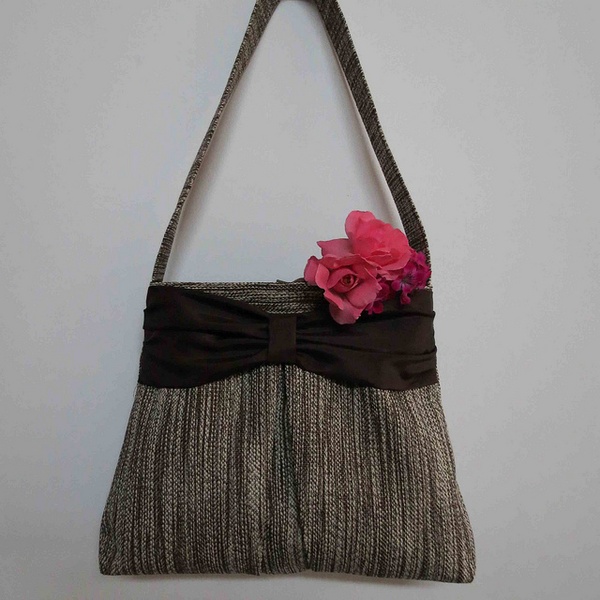 Mia's Creations: Bow Pleats Bag Pattern Giveaway