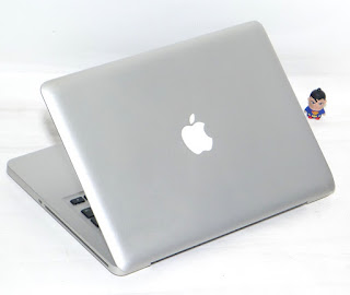 MacBook Pro 13-inchi Core i7 Late 2011 Second Di Malang