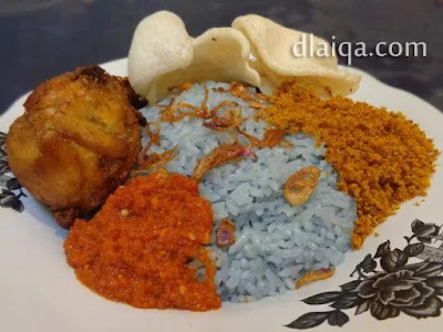 Nasi Uduk Biru ala Rika