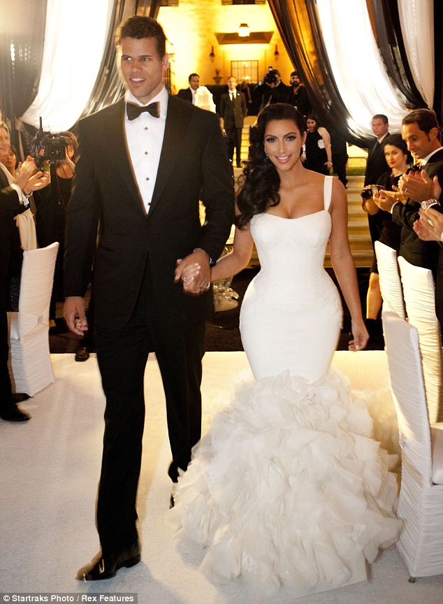 CONFESSIONS OF A DOLL: My Fave Kim K wedding pictures!