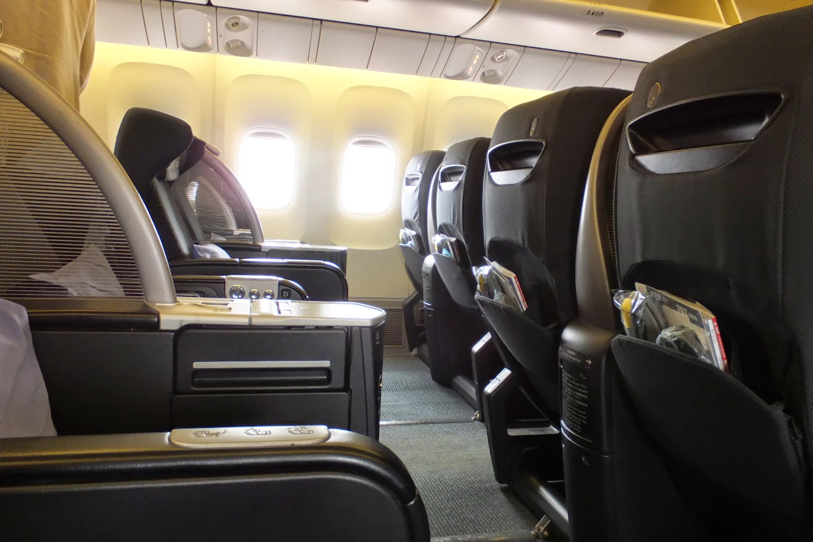 jal-skyrecliner-seat-businessclass