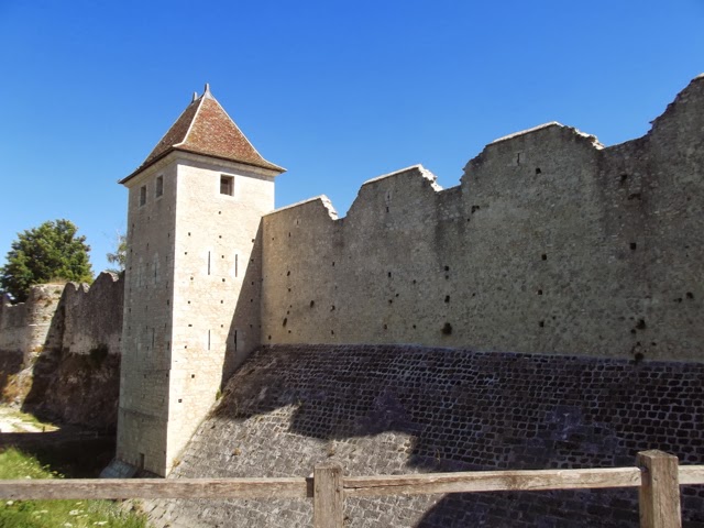 Provins medieval walls