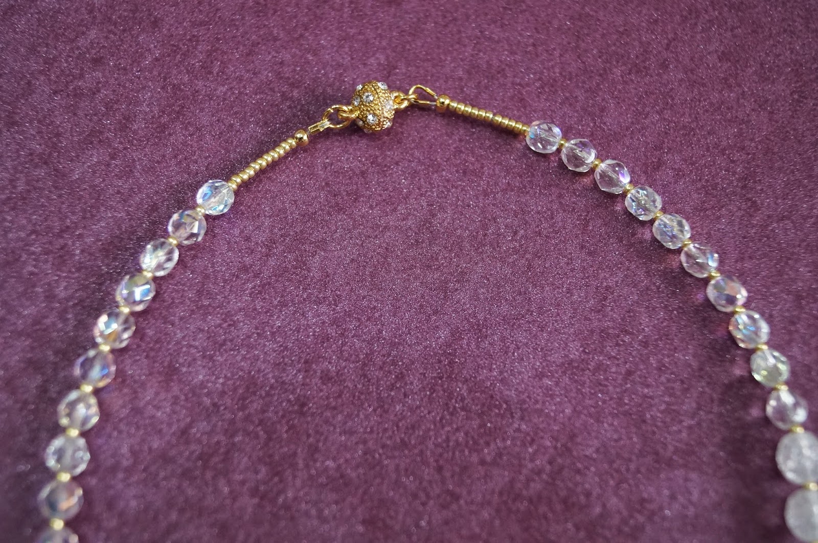 Collana girocollo in oro bianco con zirconi e perle - Sari Gold