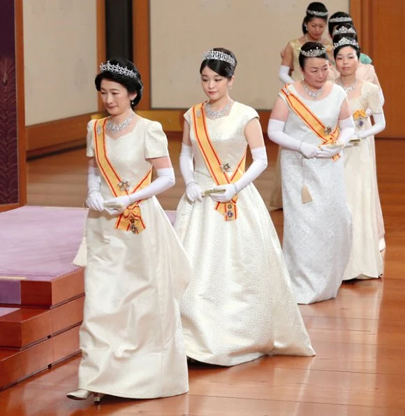  Empress Michiko, Crown Princess Masako, Princess Aiko, Princess Kiko and Princess Mako. Diamond tiara, diamond necklace