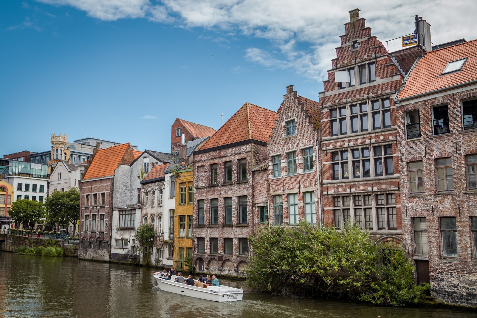 Ghent, Gent, or Gand? - Explore the World with Simon Sulyma
