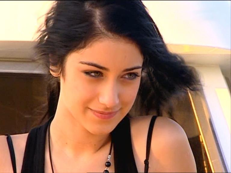 صور نهال بطلة العشق الممنوع و تفائلها من نسبة مشاهدة مسلسلها الجديد 2014 مراد علمدار