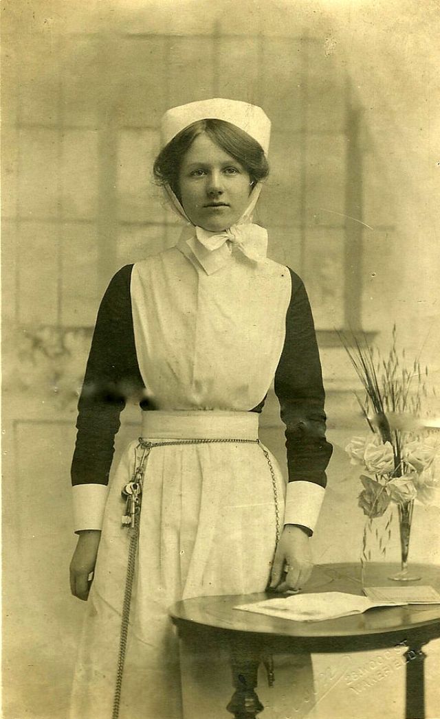 51 Elegant Photos of Nurses From Edwardian Era vintage everyday