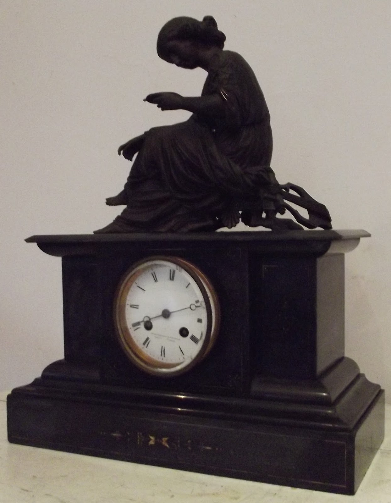 pendule bronze marbre noir style empire retour d'egypte Cléopâtre