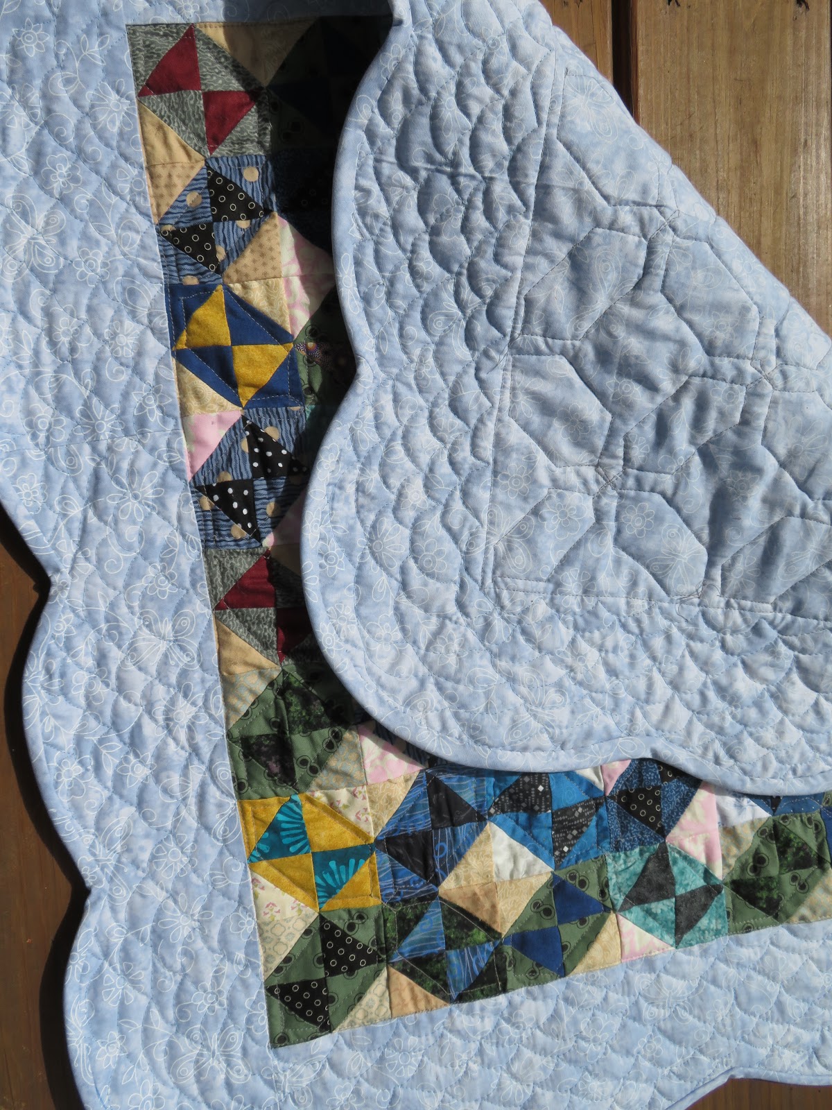 High Road Quilter Scalloped Border on Quilt Tips and Tricks