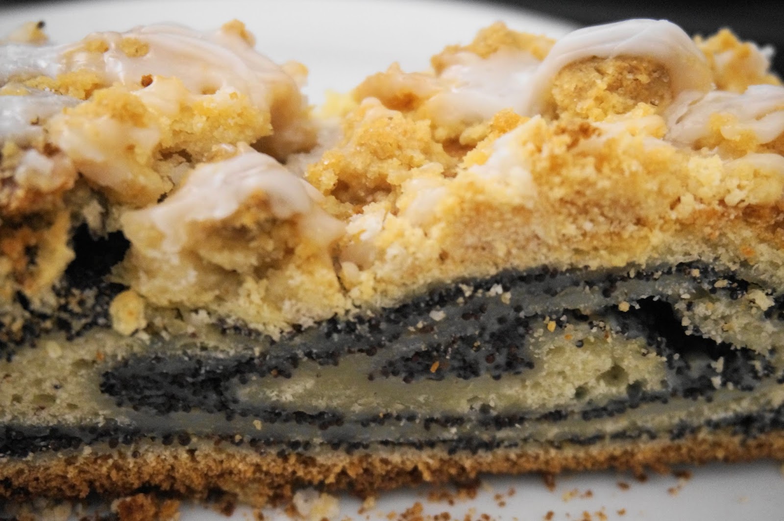 Küchenmädchens Tagebuch: Wie vom Bäcker: Mohnstriezel mit Streuseln und ...