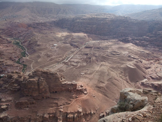Scholars investigate whole quarter of ancient Petra 